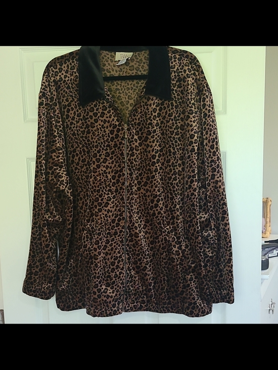 Teddi Jackets & Blazers - TEDDI Leopard Print Velour Zip Front Collared Lounge Jacket Women’s 2X